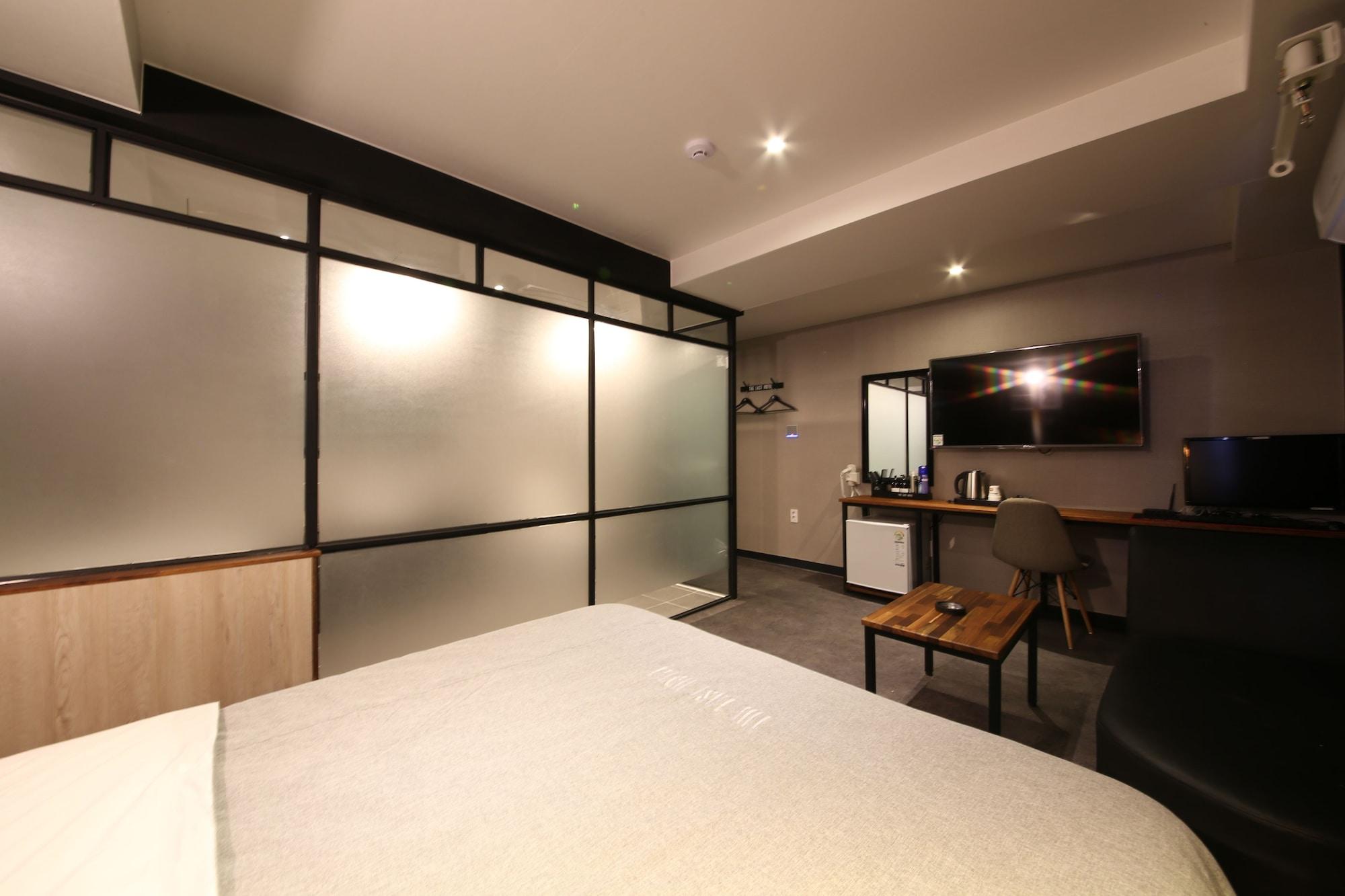 โรงแรม โรงแรมเดอะ ลาสต์ 2*