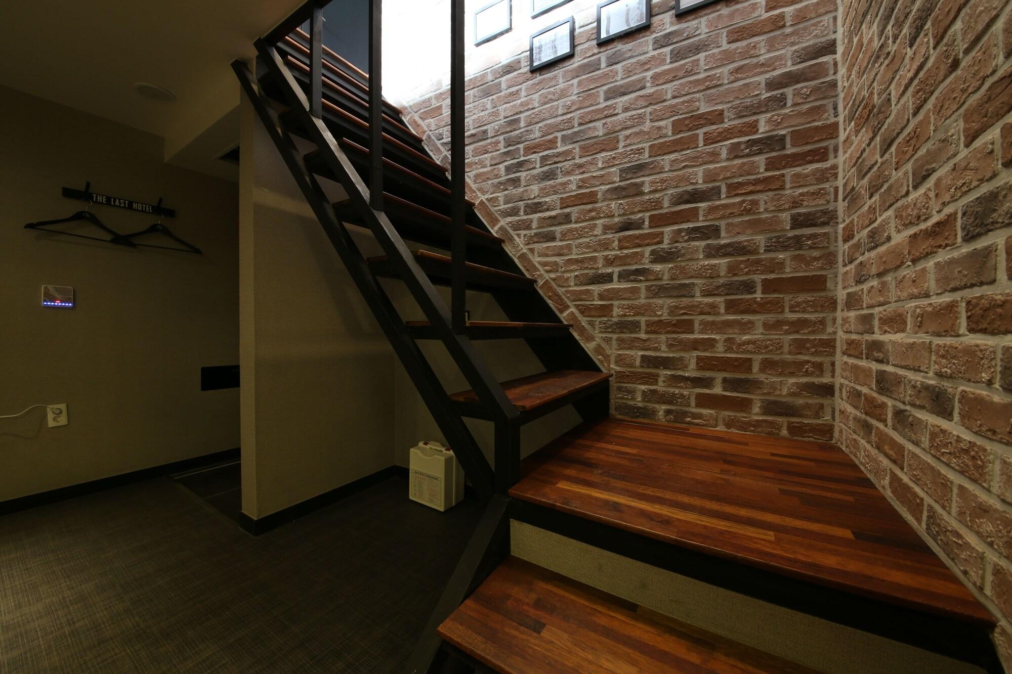 โรงแรมเดอะ ลาสต์ 2*