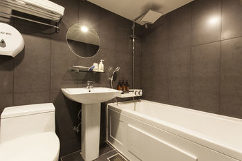 โรงแรมเดอะ ลาสต์ 2*