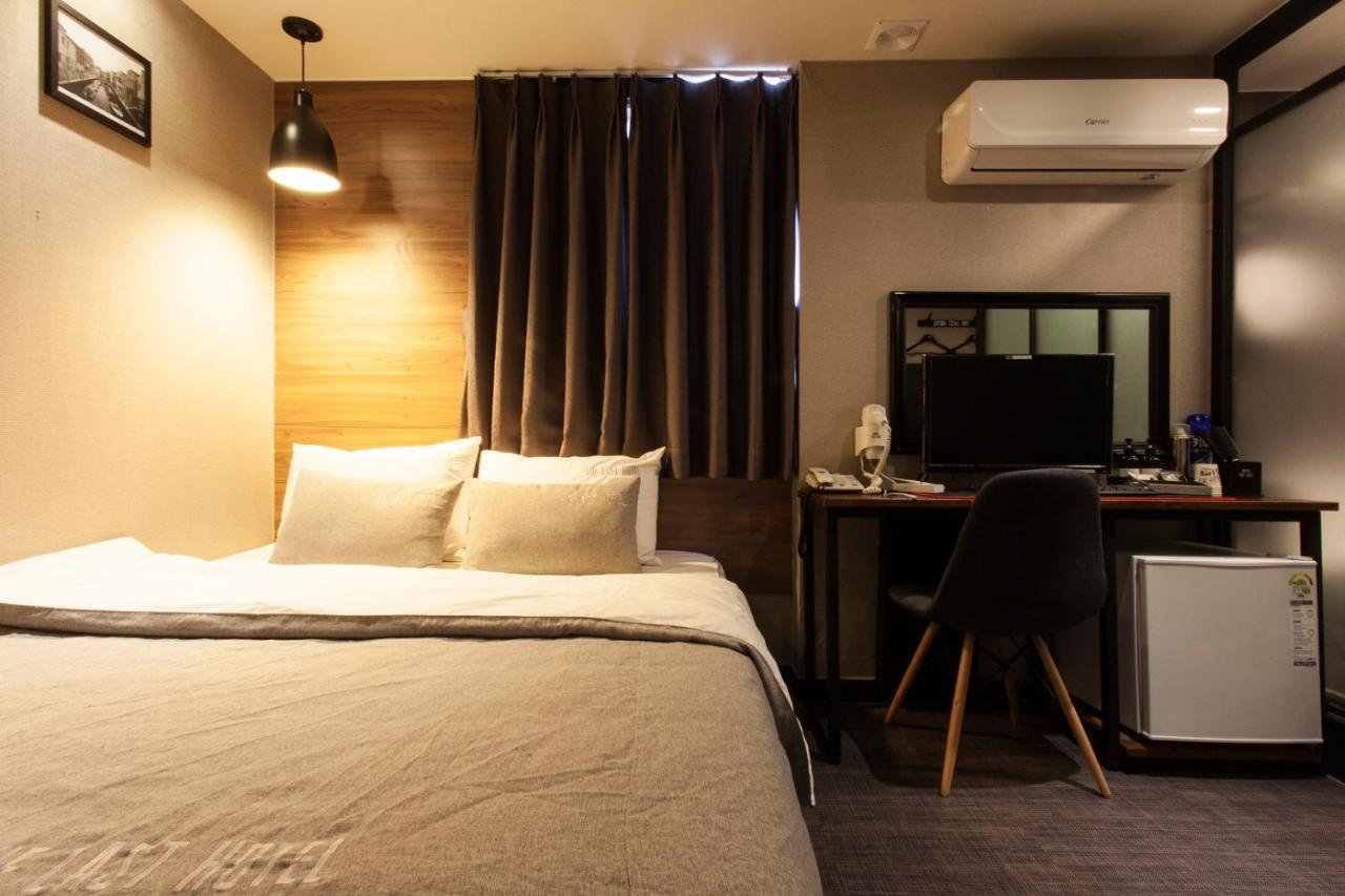 โรงแรม โรงแรมเดอะ ลาสต์ 2*